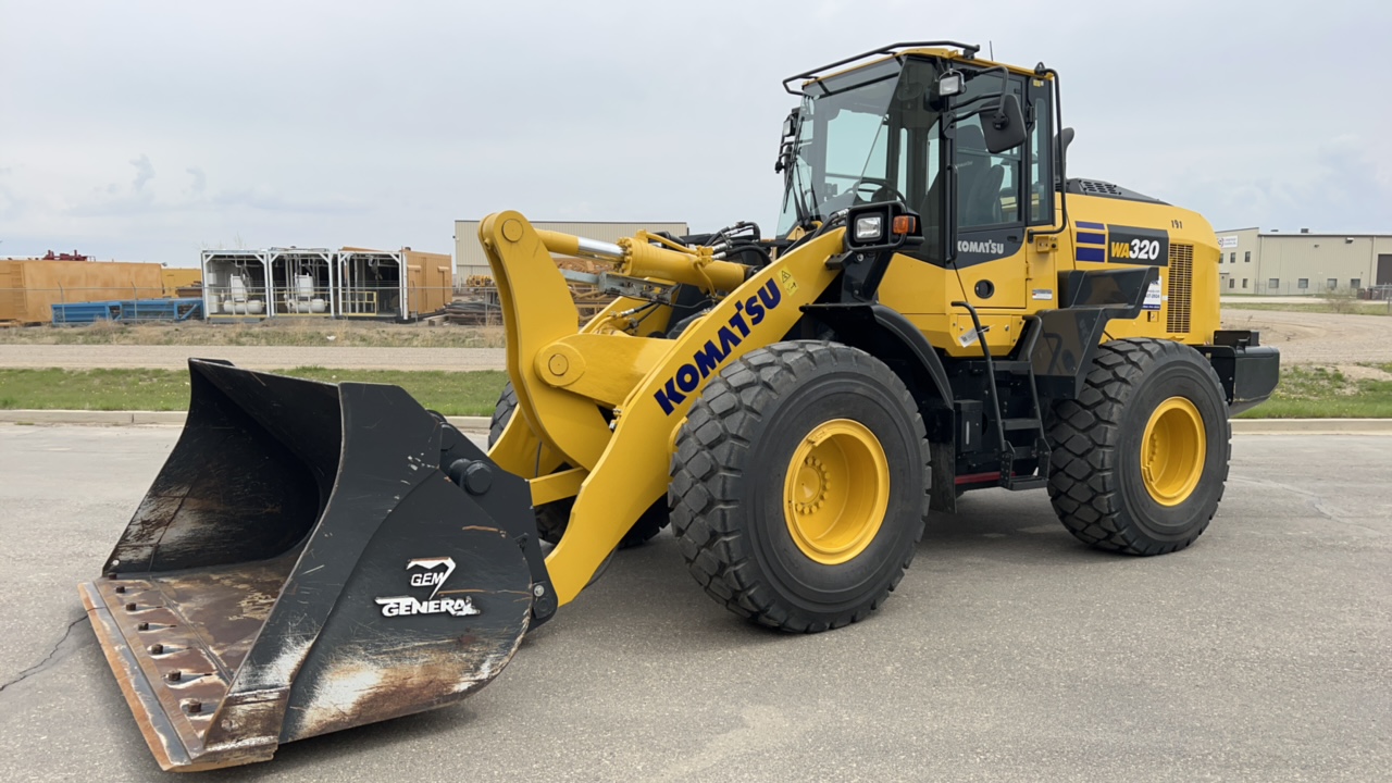 2022 Komatsu WA320-8